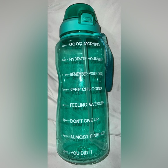 XL Water Bottle - Picture 4 of 5